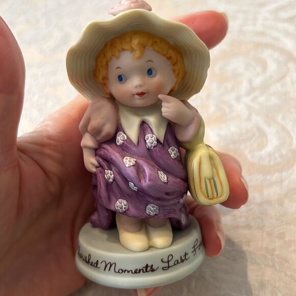 Vintage Avon 1983 “Cherished moments last forever” porcelain figurine EVC - Picture 3 of 10